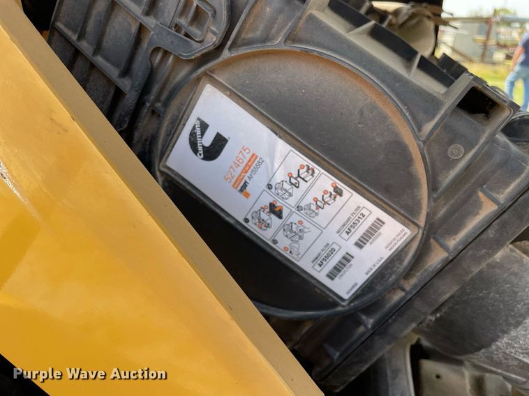 image for item LV9849 2012 Vermeer BC1500  wood chipper