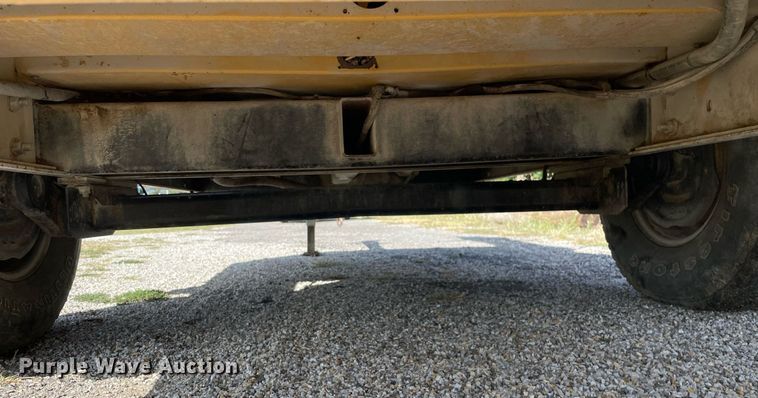 image for item LV9849 2012 Vermeer BC1500  wood chipper