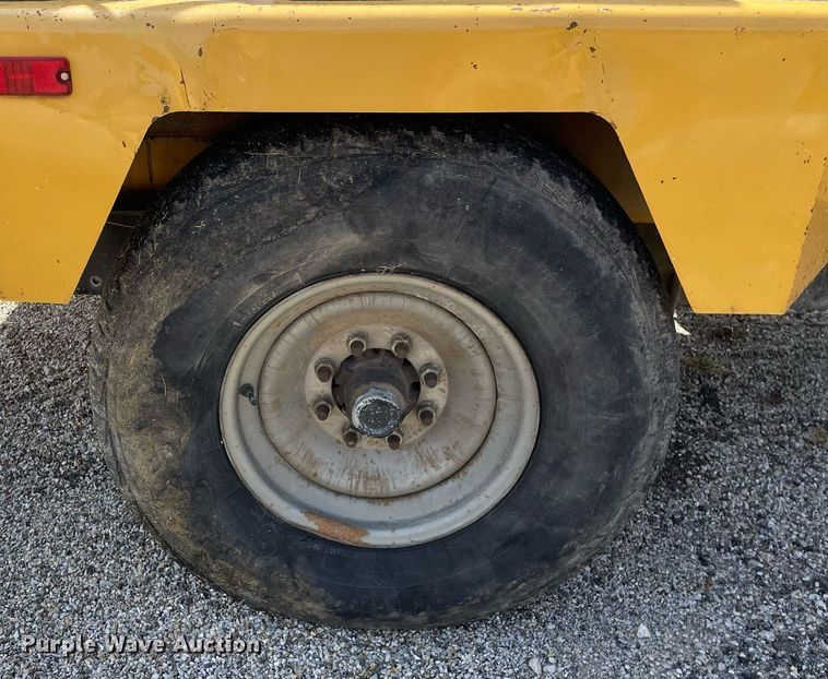 image for item LV9849 2012 Vermeer BC1500  wood chipper