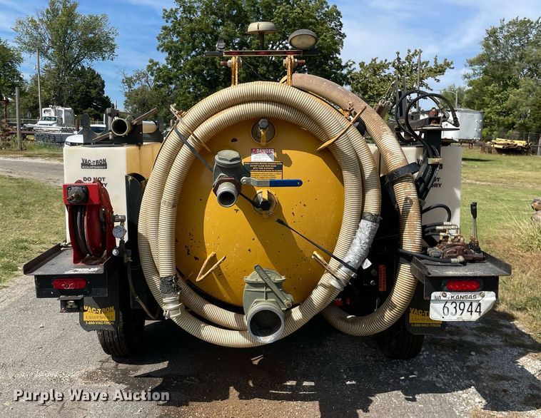 image for item LV9850 2009 Vermeer LP555DT  vacuum excavator