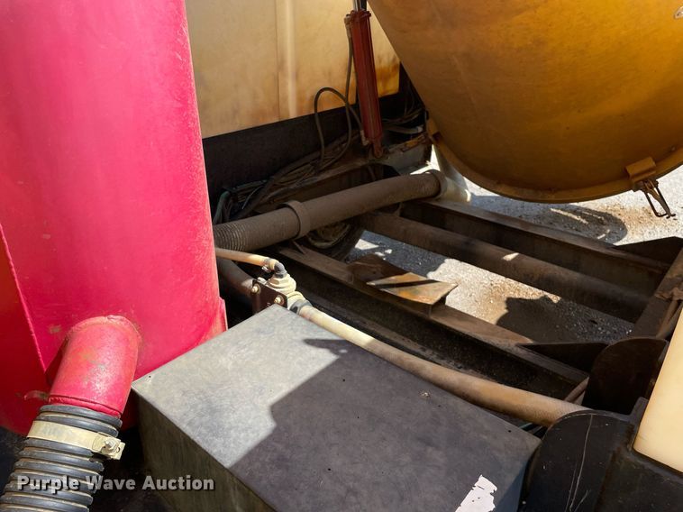 image for item LV9850 2009 Vermeer LP555DT  vacuum excavator