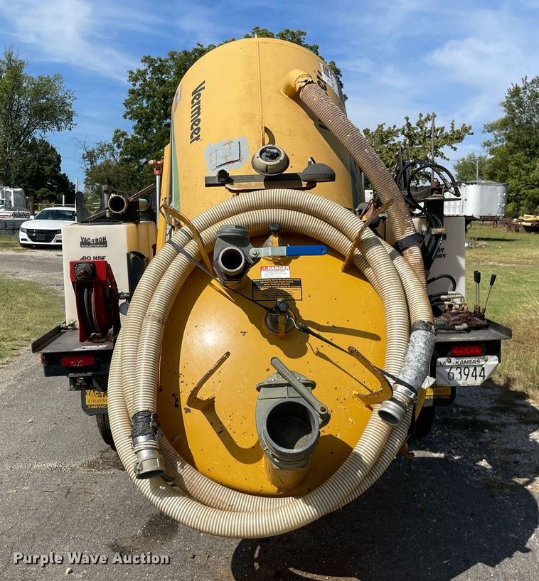 image for item LV9850 2009 Vermeer LP555DT  vacuum excavator