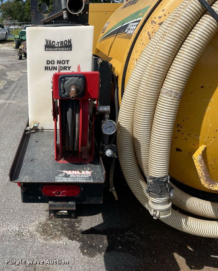 image for item LV9850 2009 Vermeer LP555DT  vacuum excavator