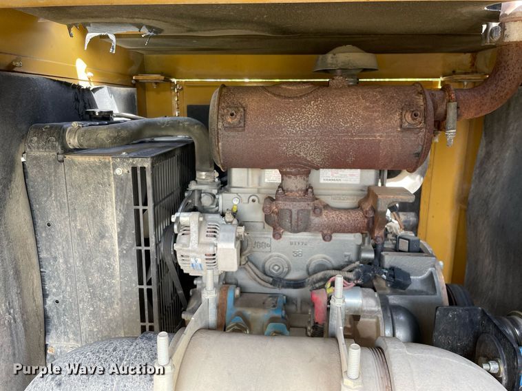 image for item LV9850 2009 Vermeer LP555DT  vacuum excavator