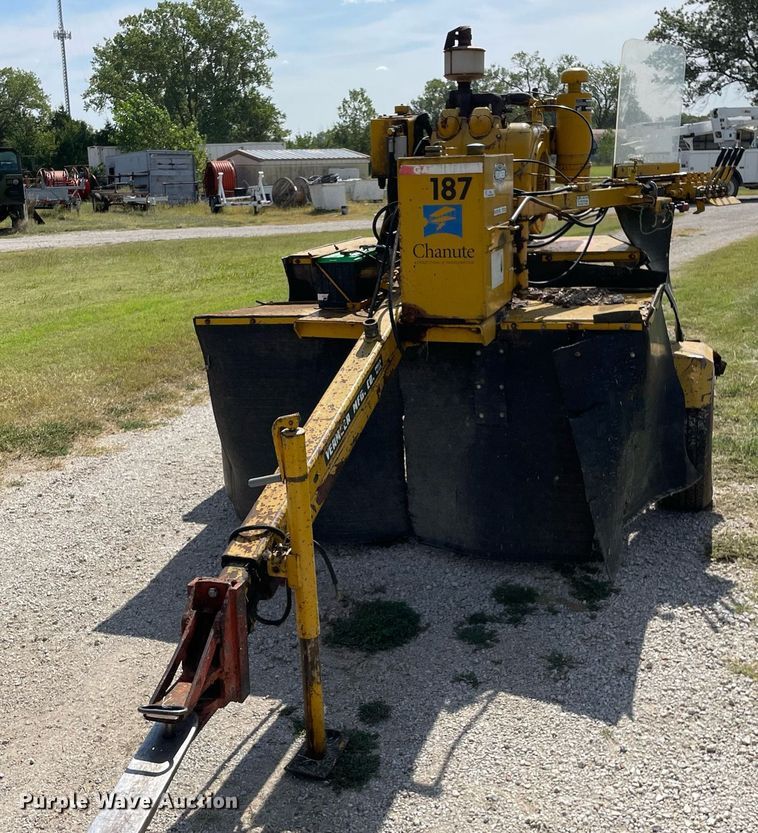 image for item LV9851 Vermeer 665  stump grinder