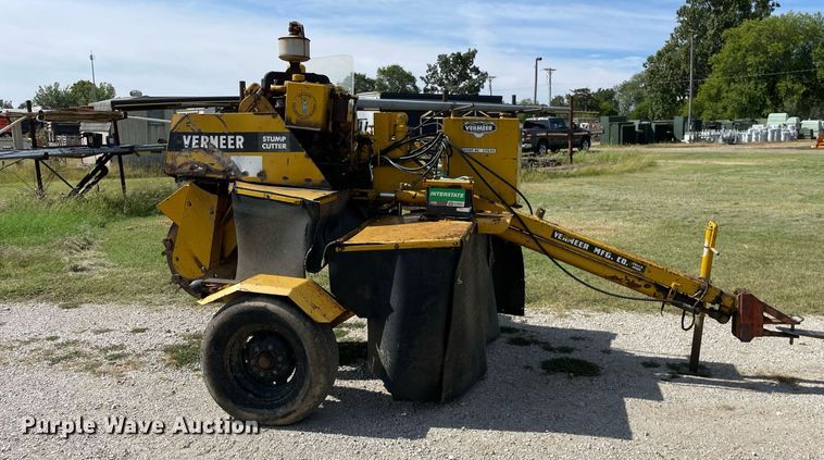 image for item LV9851 Vermeer 665  stump grinder