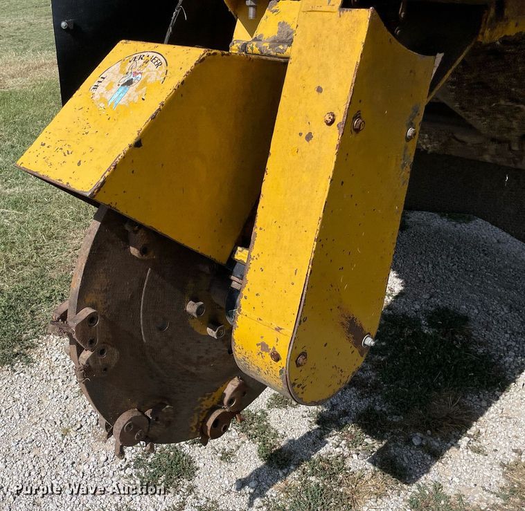 image for item LV9851 Vermeer 665  stump grinder