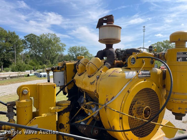 image for item LV9851 Vermeer 665  stump grinder