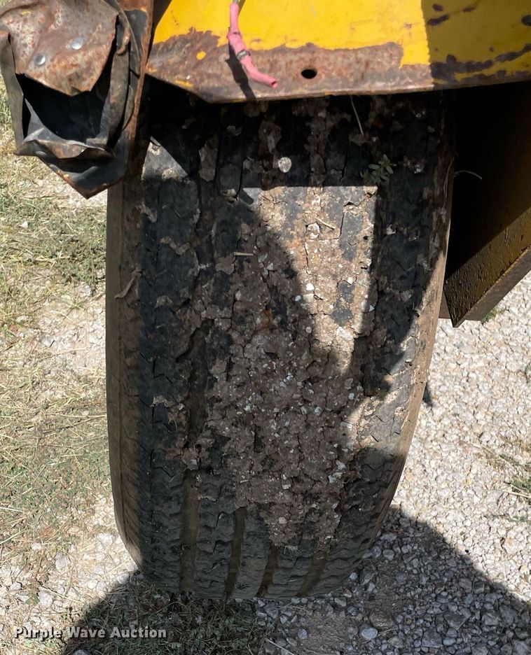 image for item LV9851 Vermeer 665  stump grinder