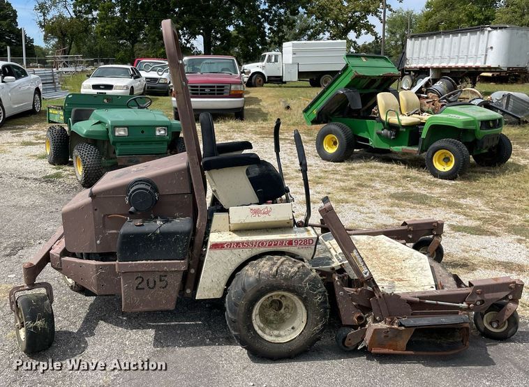 image for item LV9852 2006 Grasshopper 928  ZTR lawn mower