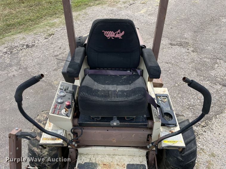 image for item LV9852 2006 Grasshopper 928  ZTR lawn mower