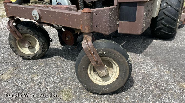 image for item LV9852 2006 Grasshopper 928  ZTR lawn mower