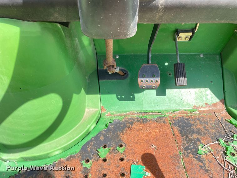 image for item LV9854 2007 John Deere Gator Turf  utility vehicle