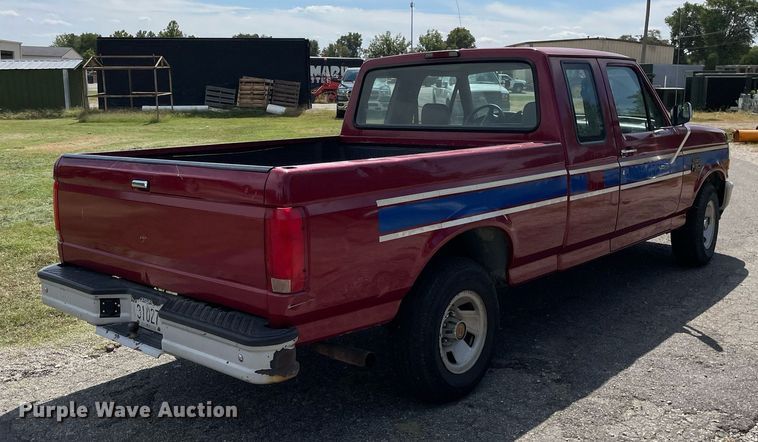image for item LV9855 1994 Ford F150 XL  SuperCab pickup truck