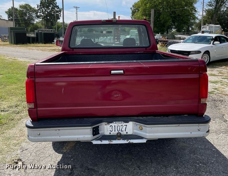 image for item LV9855 1994 Ford F150 XL  SuperCab pickup truck
