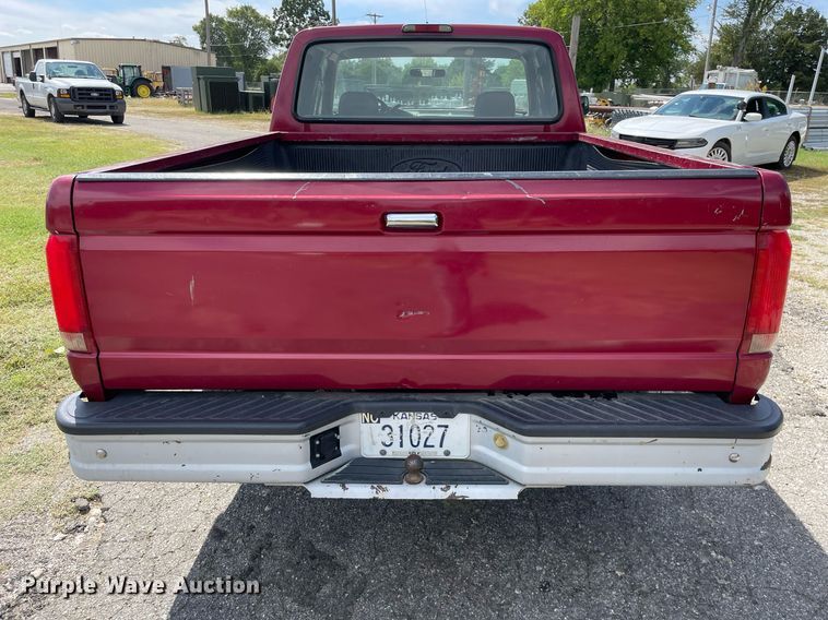 image for item LV9855 1994 Ford F150 XL  SuperCab pickup truck