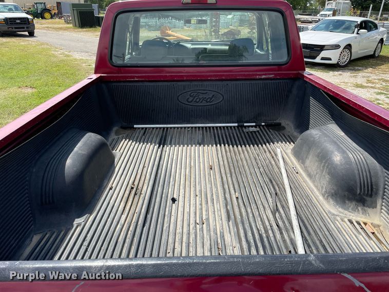 image for item LV9855 1994 Ford F150 XL  SuperCab pickup truck