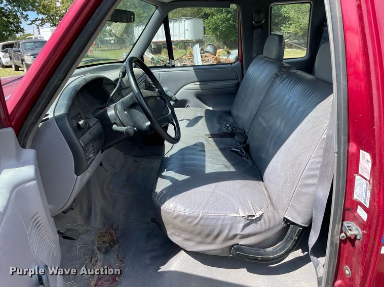 image for item LV9855 1994 Ford F150 XL  SuperCab pickup truck