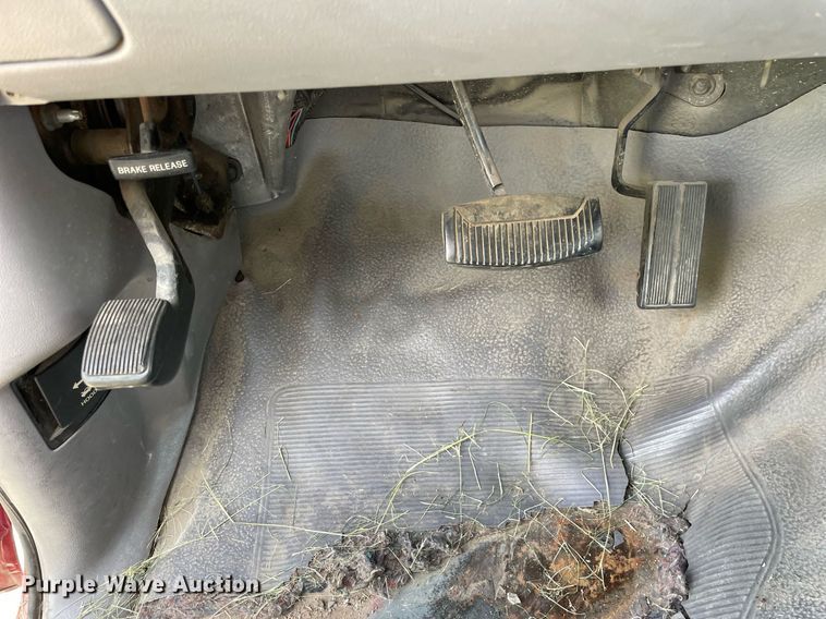 image for item LV9855 1994 Ford F150 XL  SuperCab pickup truck