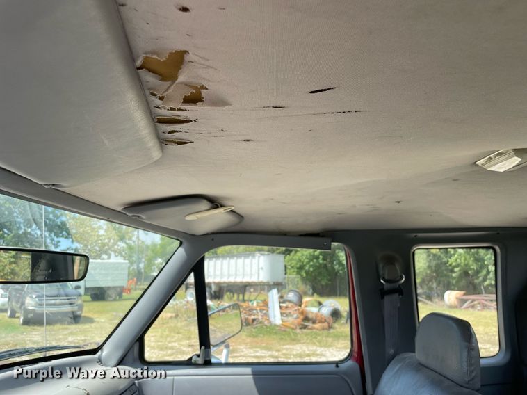 image for item LV9855 1994 Ford F150 XL  SuperCab pickup truck