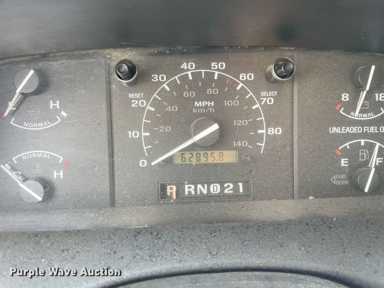 image for item LV9855 1994 Ford F150 XL  SuperCab pickup truck