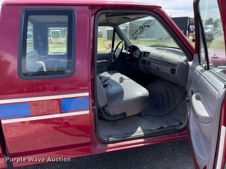 image for item LV9855 1994 Ford F150 XL  SuperCab pickup truck