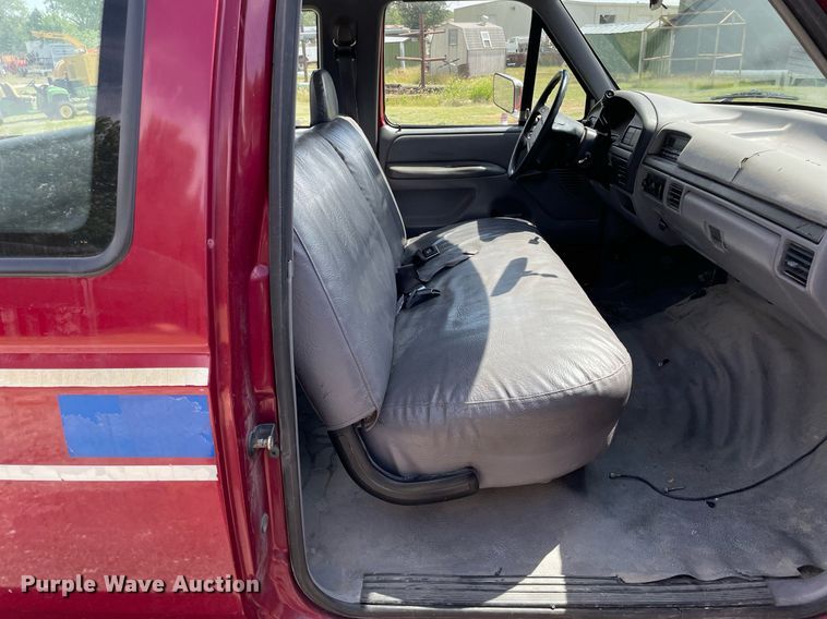 image for item LV9855 1994 Ford F150 XL  SuperCab pickup truck