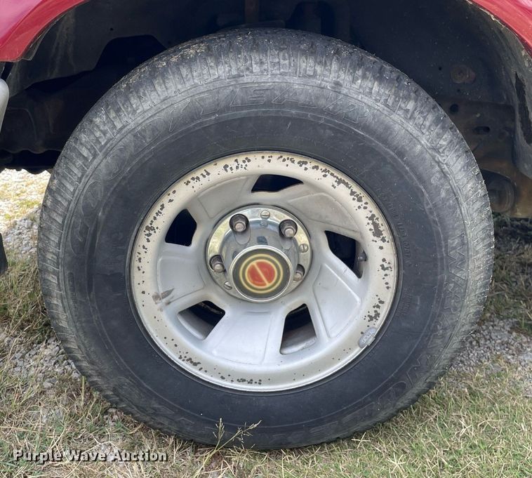 image for item LV9855 1994 Ford F150 XL  SuperCab pickup truck