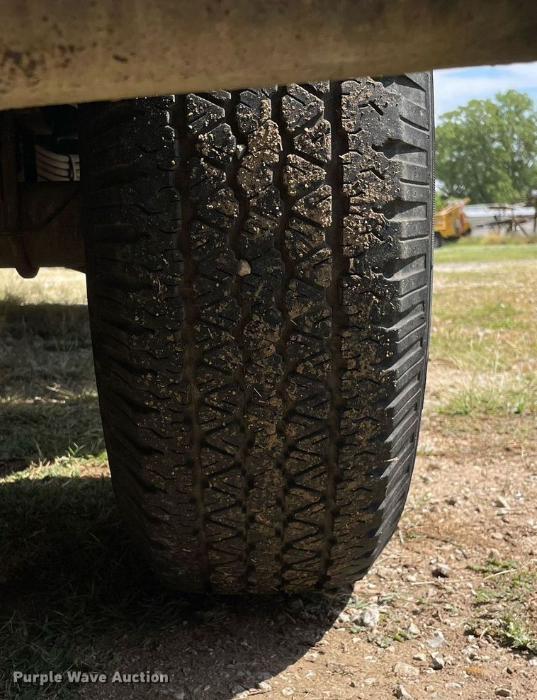 image for item LV9855 1994 Ford F150 XL  SuperCab pickup truck