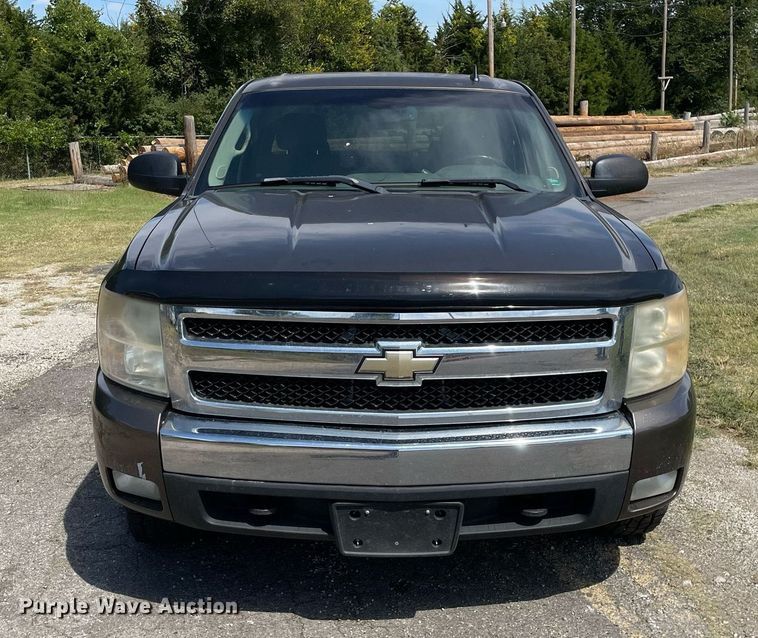 image for item LV9856 2007 Chevrolet Silverado 1500  Crew Cab pickup truck