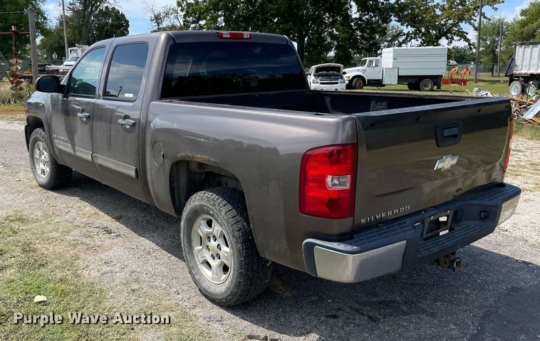 image for item LV9856 2007 Chevrolet Silverado 1500  Crew Cab pickup truck