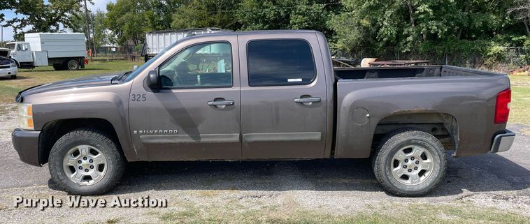 image for item LV9856 2007 Chevrolet Silverado 1500  Crew Cab pickup truck