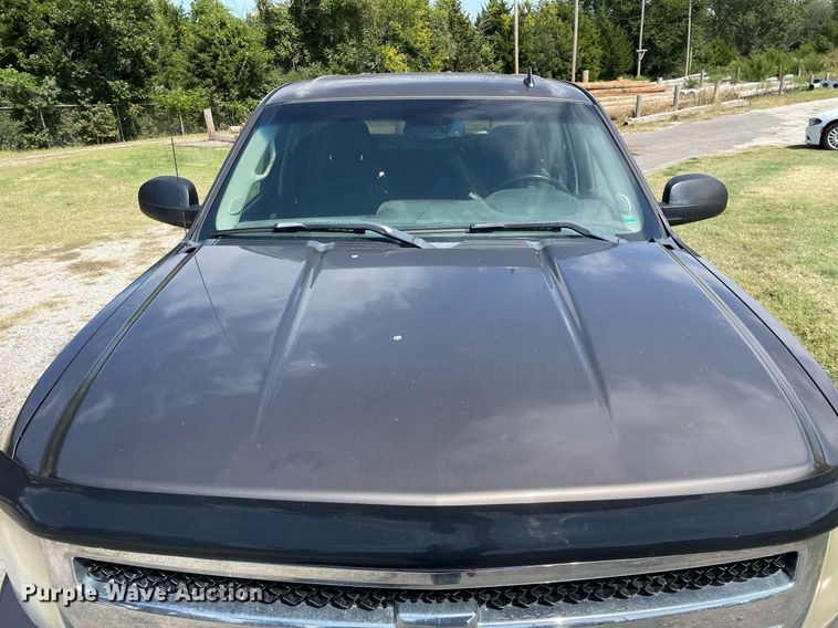 image for item LV9856 2007 Chevrolet Silverado 1500  Crew Cab pickup truck