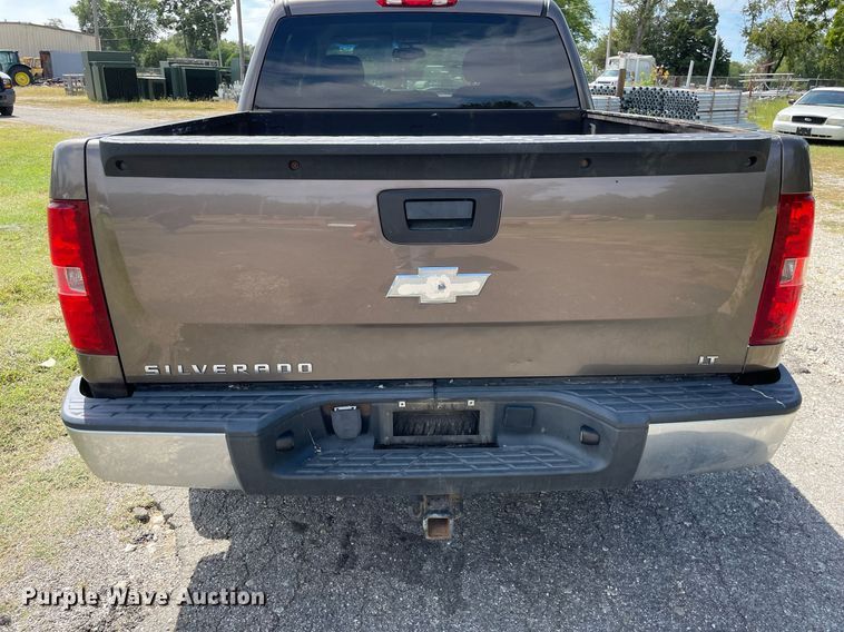 image for item LV9856 2007 Chevrolet Silverado 1500  Crew Cab pickup truck
