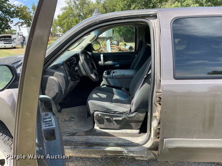 image for item LV9856 2007 Chevrolet Silverado 1500  Crew Cab pickup truck