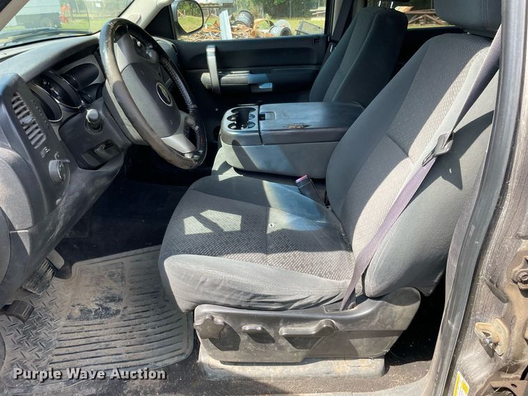 image for item LV9856 2007 Chevrolet Silverado 1500  Crew Cab pickup truck