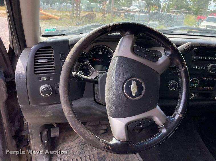 image for item LV9856 2007 Chevrolet Silverado 1500  Crew Cab pickup truck