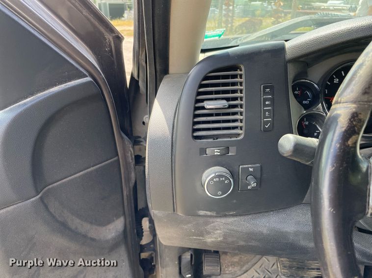 image for item LV9856 2007 Chevrolet Silverado 1500  Crew Cab pickup truck