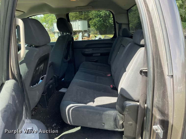 image for item LV9856 2007 Chevrolet Silverado 1500  Crew Cab pickup truck