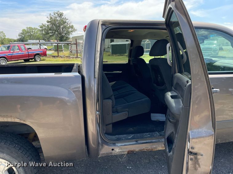 image for item LV9856 2007 Chevrolet Silverado 1500  Crew Cab pickup truck