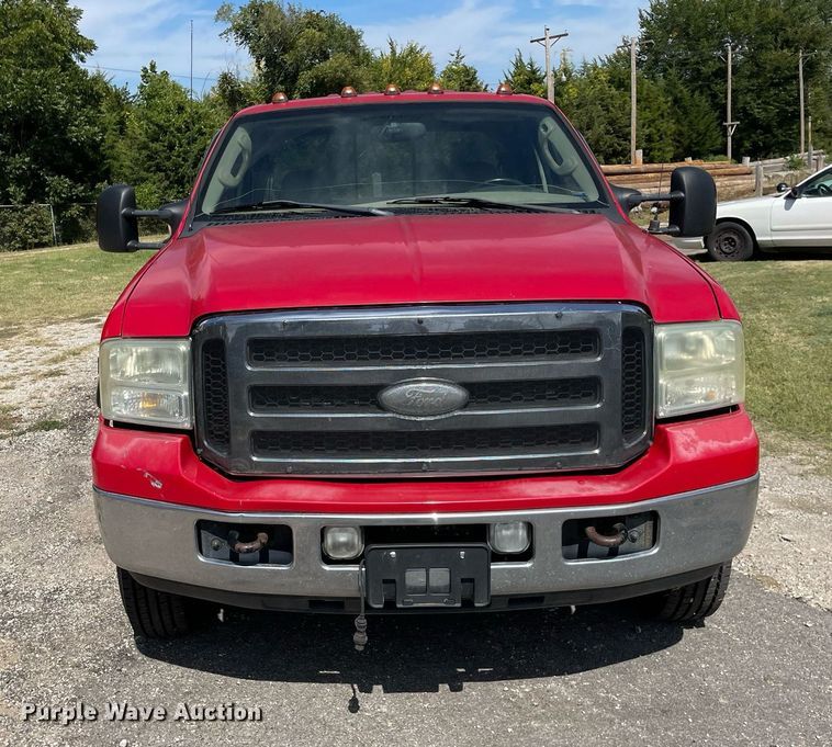 image for item LV9859 2005 Ford F350 Super Duty  Crew Cab pickup truck