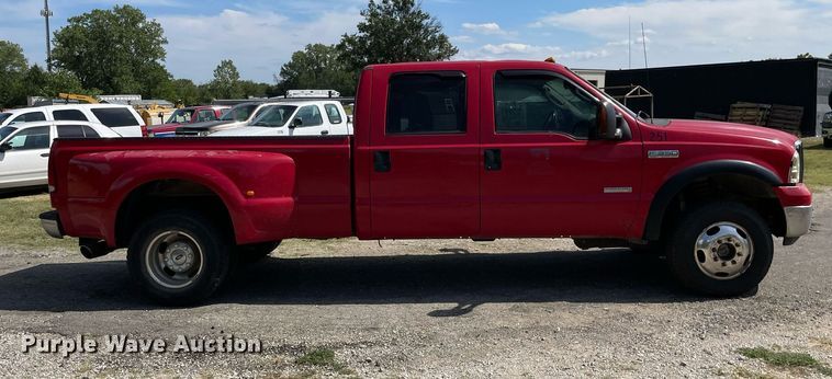 image for item LV9859 2005 Ford F350 Super Duty  Crew Cab pickup truck