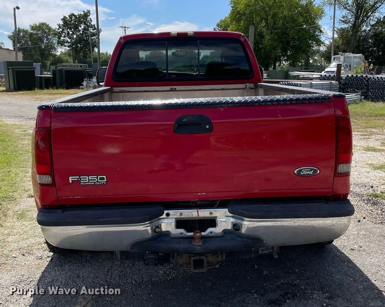 image for item LV9859 2005 Ford F350 Super Duty  Crew Cab pickup truck