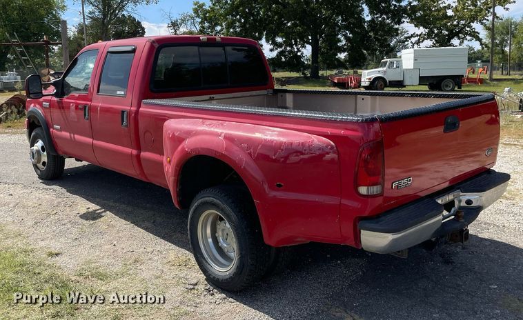 image for item LV9859 2005 Ford F350 Super Duty  Crew Cab pickup truck