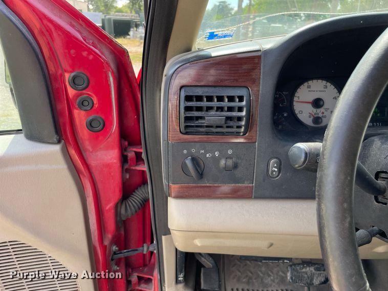 image for item LV9859 2005 Ford F350 Super Duty  Crew Cab pickup truck