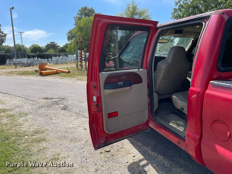 image for item LV9859 2005 Ford F350 Super Duty  Crew Cab pickup truck