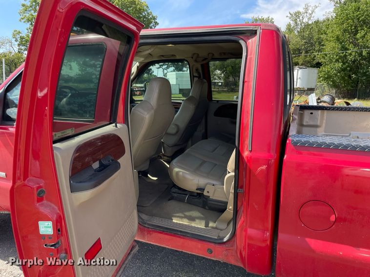 image for item LV9859 2005 Ford F350 Super Duty  Crew Cab pickup truck