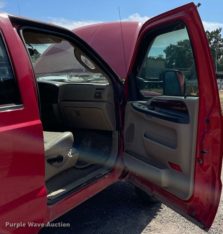 image for item LV9859 2005 Ford F350 Super Duty  Crew Cab pickup truck