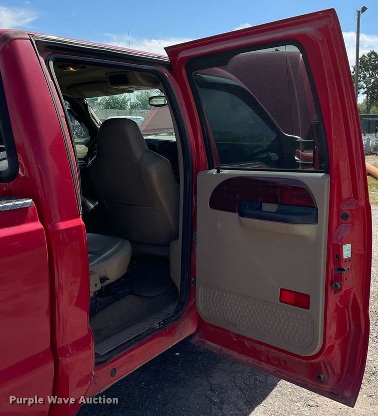 image for item LV9859 2005 Ford F350 Super Duty  Crew Cab pickup truck