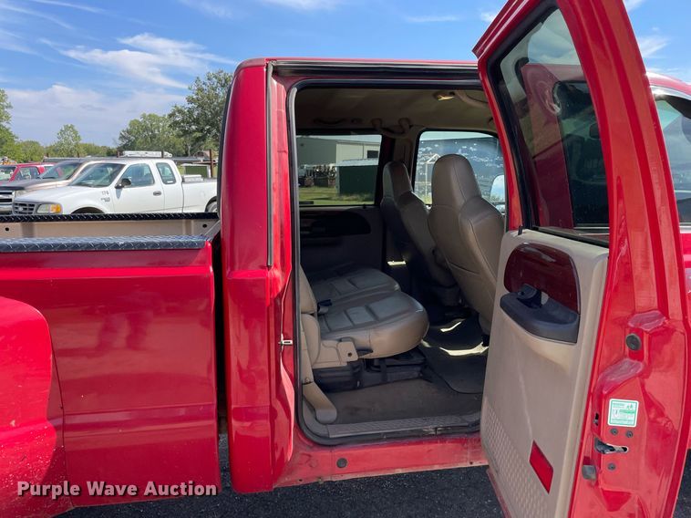 image for item LV9859 2005 Ford F350 Super Duty  Crew Cab pickup truck